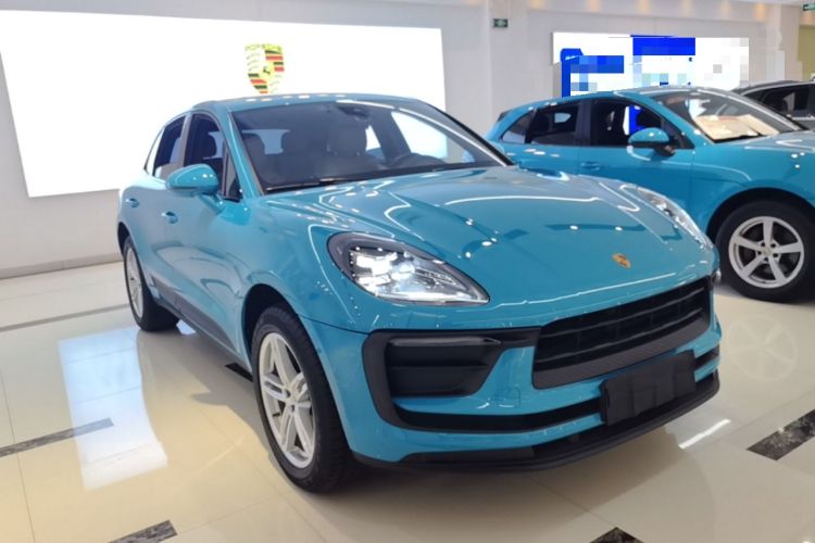 Used Porsche Macan 2022 Macan 2.0T Front Right 45 Deg