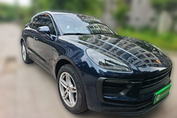 Used Porsche Macan 2022 Macan 2.0T Front Right 45 Deg