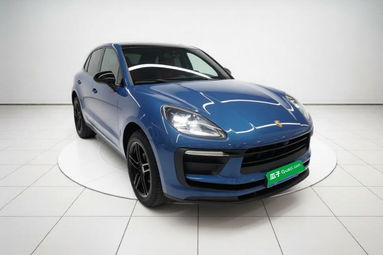 Used Porsche Macan 2022 Macan 2.0T Front Right 45 Deg