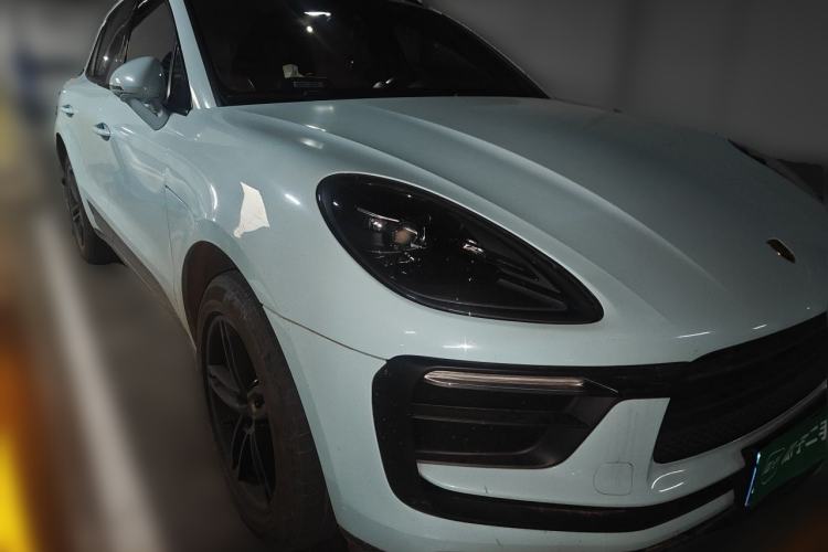 Used Porsche Macan 2022 Macan 2.0T Front Right 45 Deg