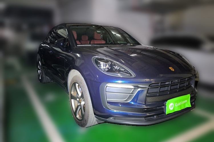 Used Porsche Macan 2022 Macan 2.0T Front Right 45 Deg