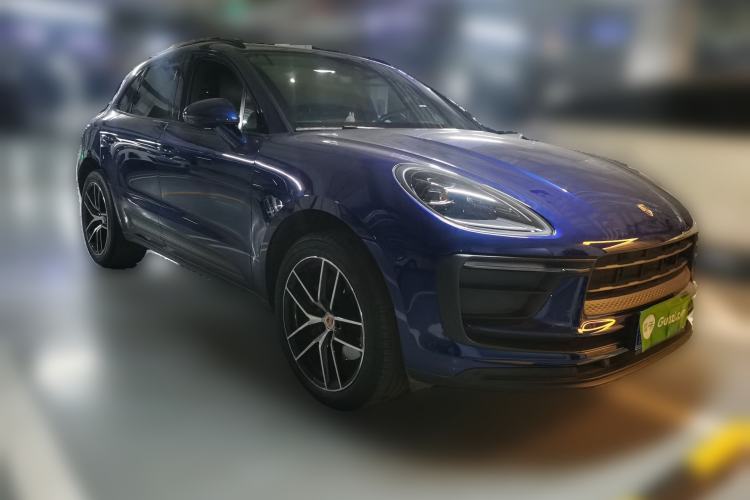 Used Porsche Macan 2022 Macan 2.0T Front Right 45 Deg
