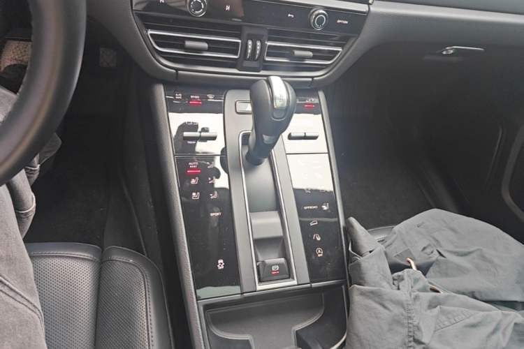 Used Porsche Macan 2022 Macan 2.0T Gear Lever