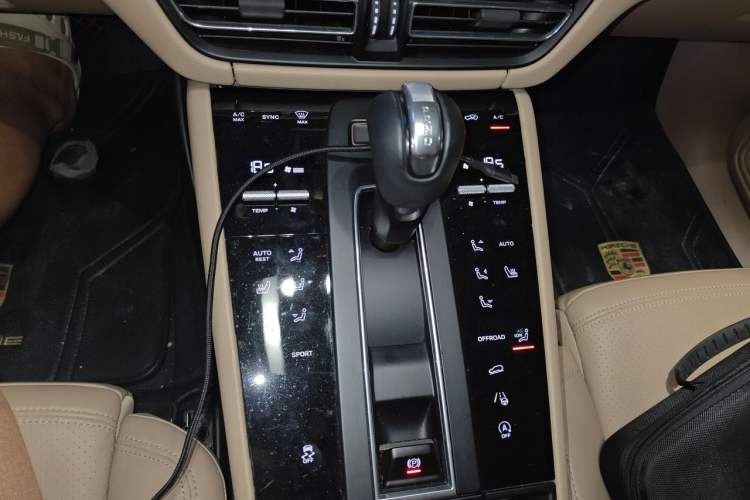 Used Porsche Macan 2022 Macan 2.0T Gear Lever