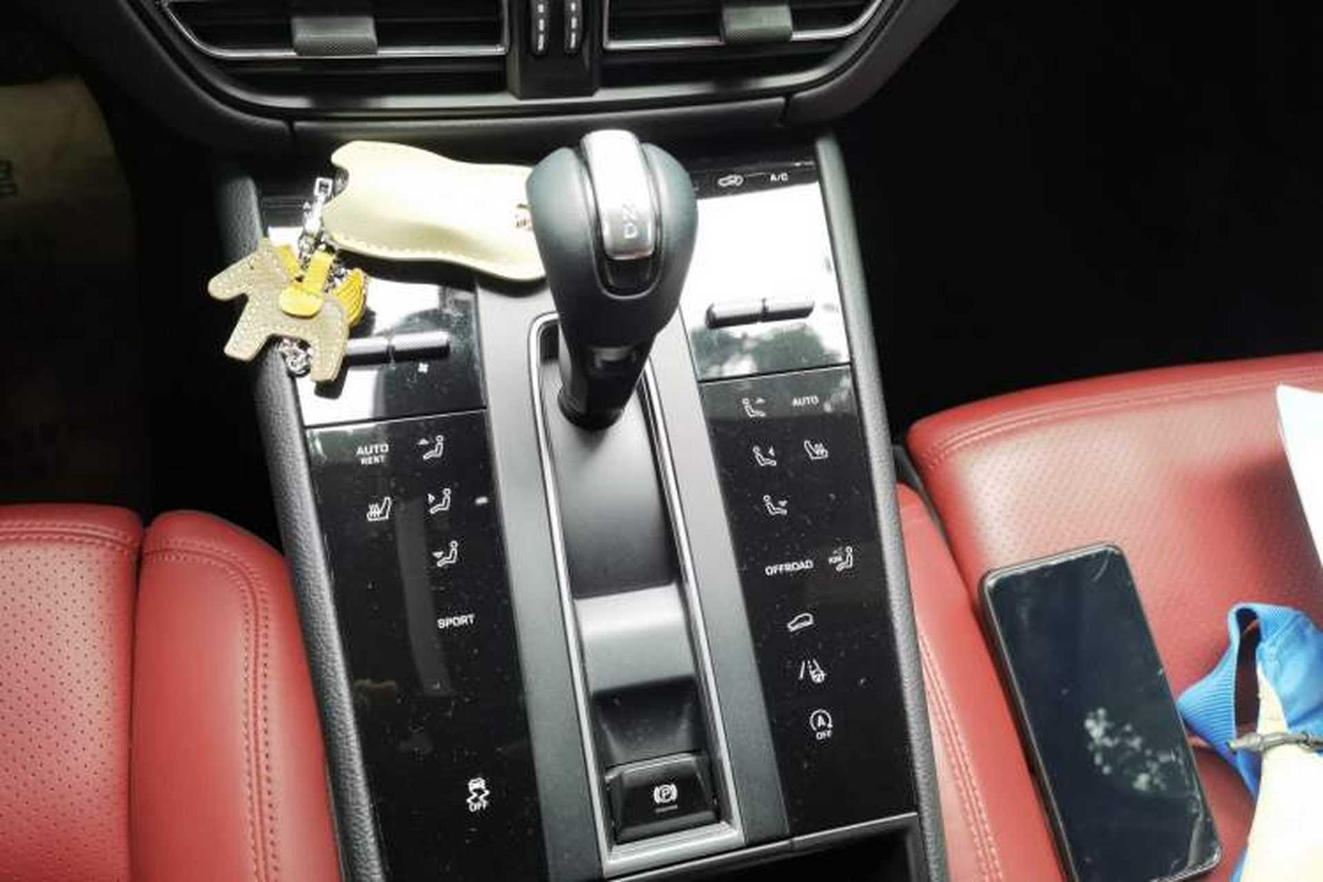 Used Porsche Macan 2022 Macan 2.0T Gear Lever