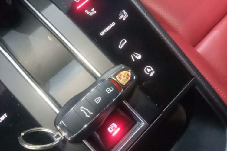 Used Porsche Macan 2022 Macan 2.0T Interior 1