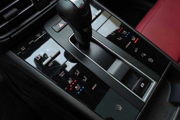 Used Porsche Macan 2022 Macan 2.0T Interior 3