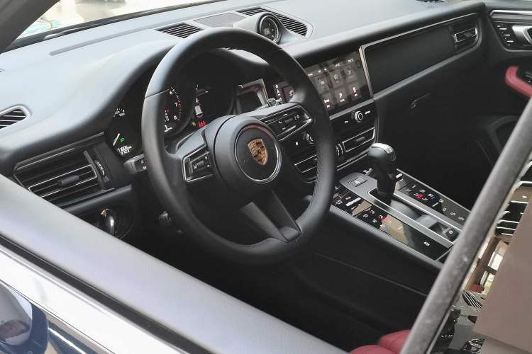 Used Porsche Macan 2022 Macan 2.0T Interior 9