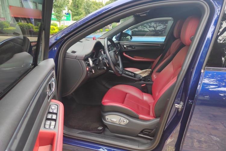 Used Porsche Macan 2022 Macan 2.0T Left Front Seat
