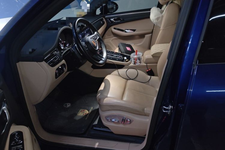 Used Porsche Macan 2022 Macan 2.0T Left Front Seat