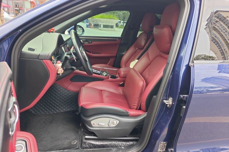Used Porsche Macan 2022 Macan 2.0T Left Front Seat