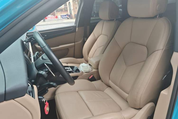 Used Porsche Macan 2022 Macan 2.0T Left Front Seat