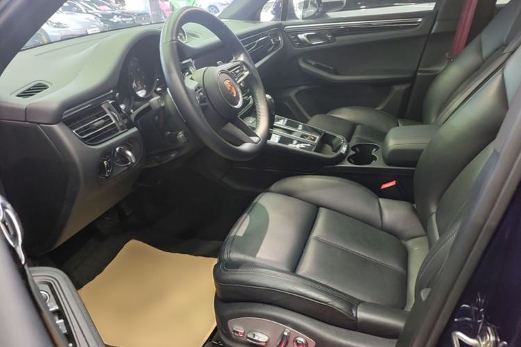 Used Porsche Macan 2022 Macan 2.0T Left Front Seat