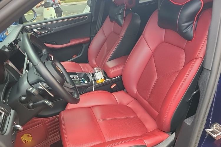Used Porsche Macan 2022 Macan 2.0T Left Front Seat