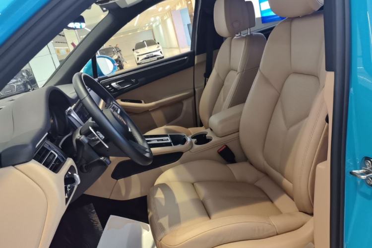 Used Porsche Macan 2022 Macan 2.0T Left Front Seat