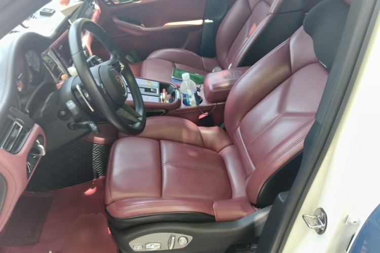 Used Porsche Macan 2022 Macan 2.0T Left Front Seat