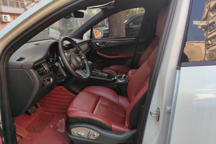 Used Porsche Macan 2022 Macan T 2.0T Left Front Seat