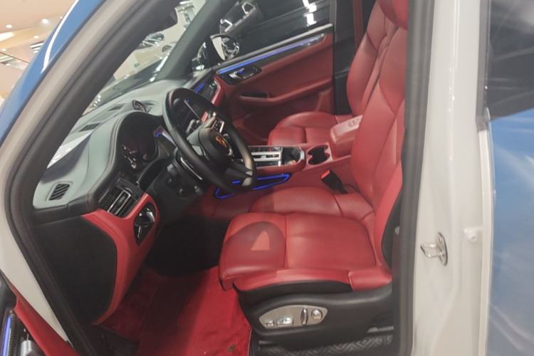 Used Porsche Macan 2022 Macan 2.0T Left Front Seat