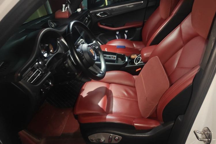 Used Porsche Macan 2022 Macan 2.0T Left Front Seat