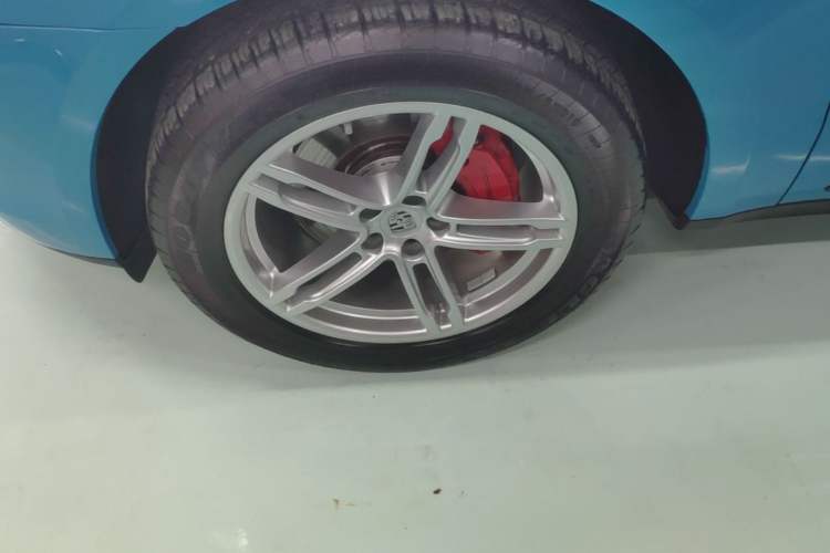 Used Porsche Macan 2022 Macan 2.0T Left Front Wheel Hub