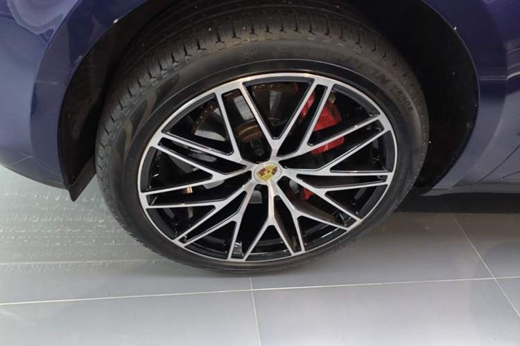 Used Porsche Macan 2022 Macan S 2.9T Left Front Wheel Hub
