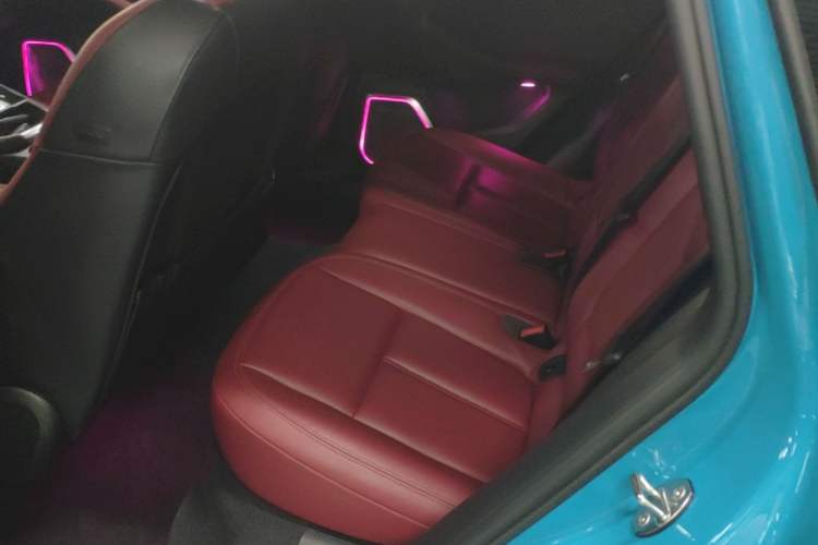 Used Porsche Macan 2022 Macan 2.0T Left Rear Seat