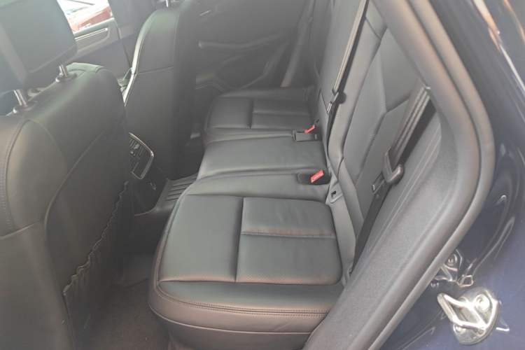 Used Porsche Macan 2022 Macan 2.0T Left Rear Seat