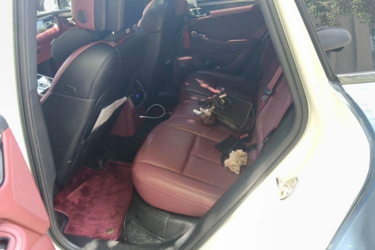 Used Porsche Macan 2022 Macan 2.0T Left Rear Seat