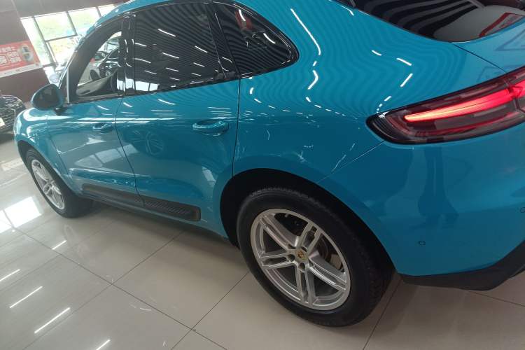 Used Porsche Macan 2022 Macan 2.0T Left Side