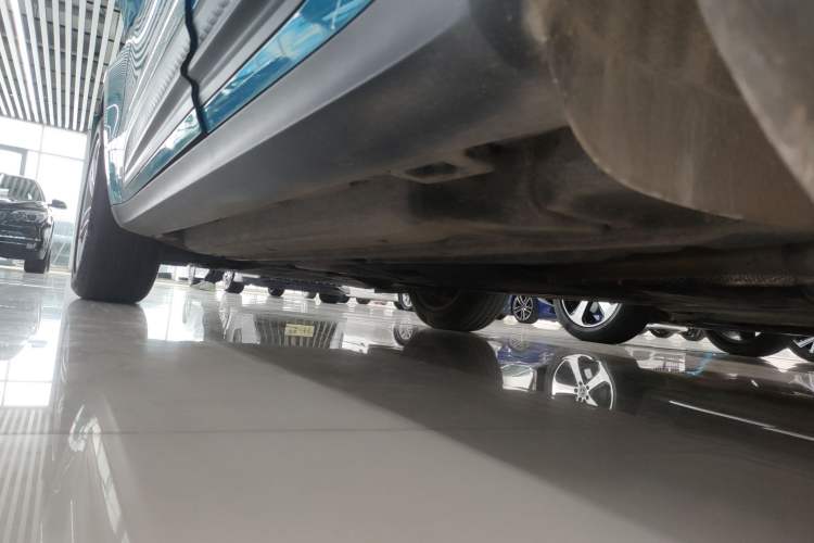 Used Porsche Macan 2022 Macan 2.0T Left Side Sill
