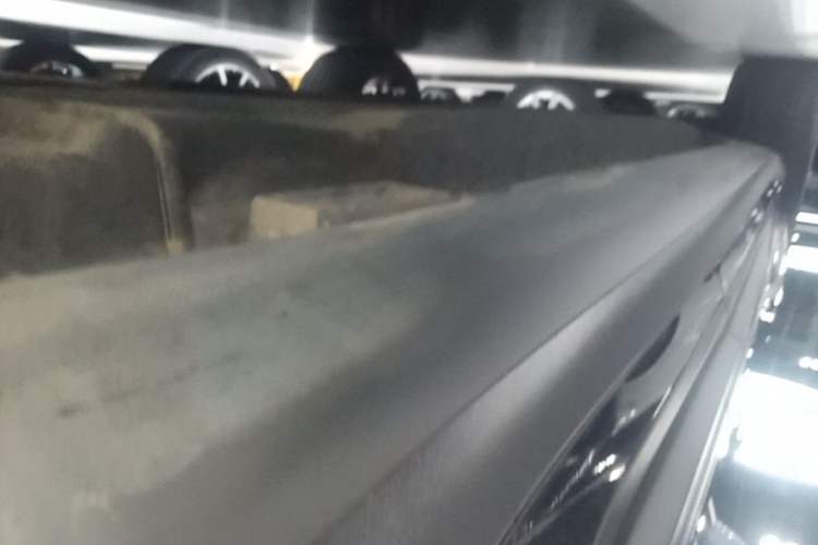 Used Porsche Macan 2022 Macan 2.0T Left Side Sill