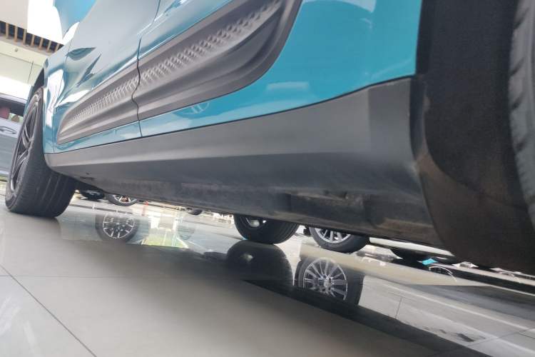 Used Porsche Macan 2022 Macan 2.0T Left Side Sill