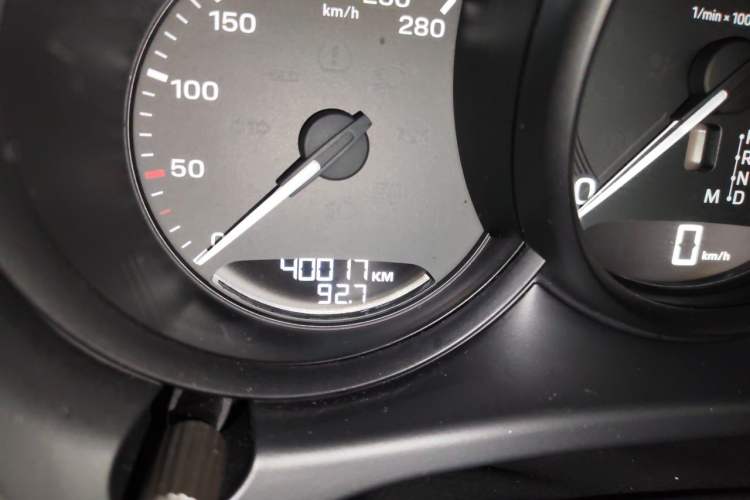 Used Porsche Macan 2022 Macan 2.0T Odometer Close Up