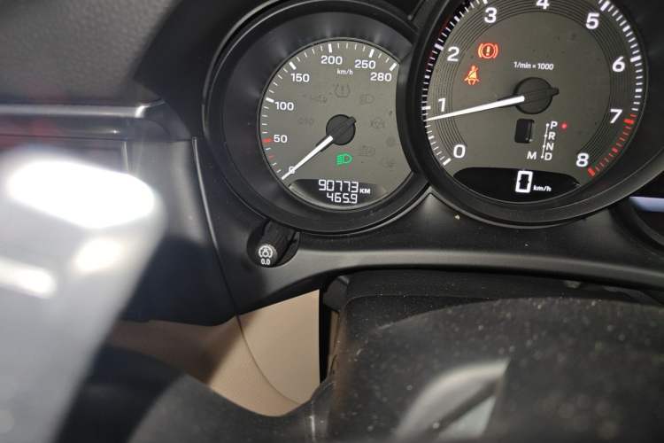 Used Porsche Macan 2022 Macan 2.0T Odometer Close Up