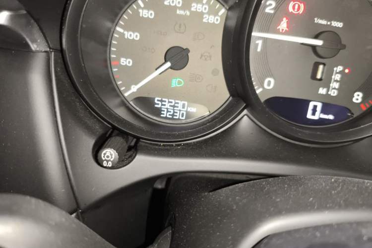 Used Porsche Macan 2022 Macan 2.0T Odometer Close Up