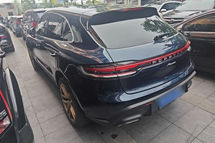 Used Porsche Macan 2022 Macan 2.0T Rear Left 45 Deg