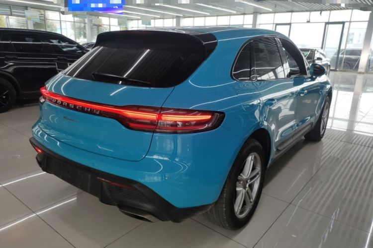 Used Porsche Macan 2022 Macan 2.0T Rear Right 45 Deg