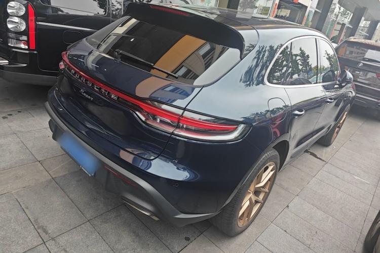 Used Porsche Macan 2022 Macan 2.0T Rear Right 45 Deg