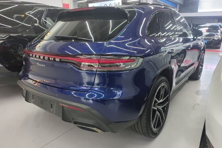 Used Porsche Macan 2022 Macan 2.0T Rear Right 45 Deg