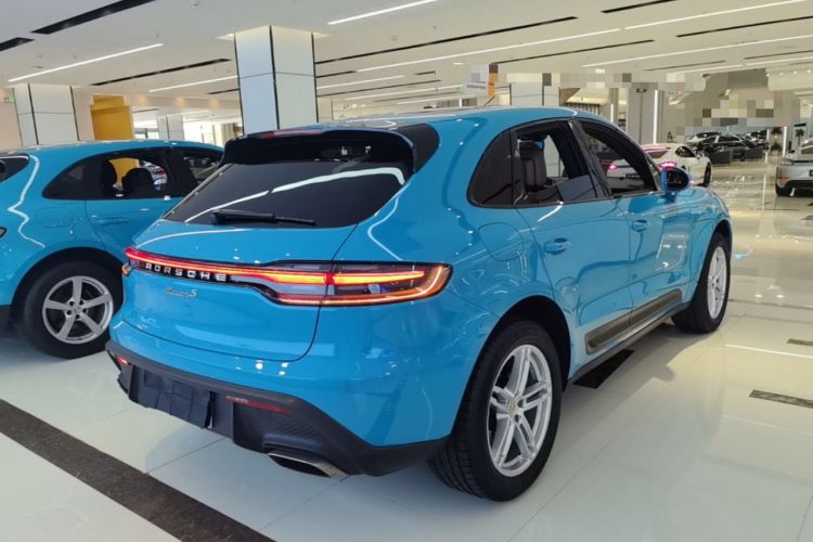 Used Porsche Macan 2022 Macan 2.0T Rear Right 45 Deg