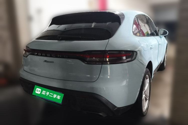 Used Porsche Macan 2022 Macan 2.0T Rear Right 45 Deg