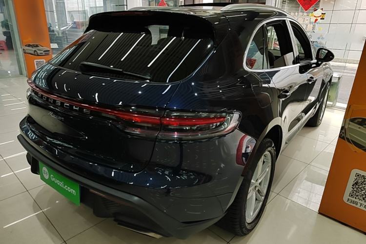 Used Porsche Macan 2022 Macan 2.0T Rear Right 45 Deg