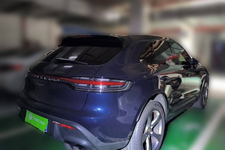 Used Porsche Macan 2022 Macan 2.0T Rear Right 45 Deg