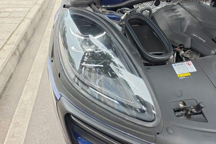 Used Porsche Macan 2022 Macan 2.0T Right Front Headlight