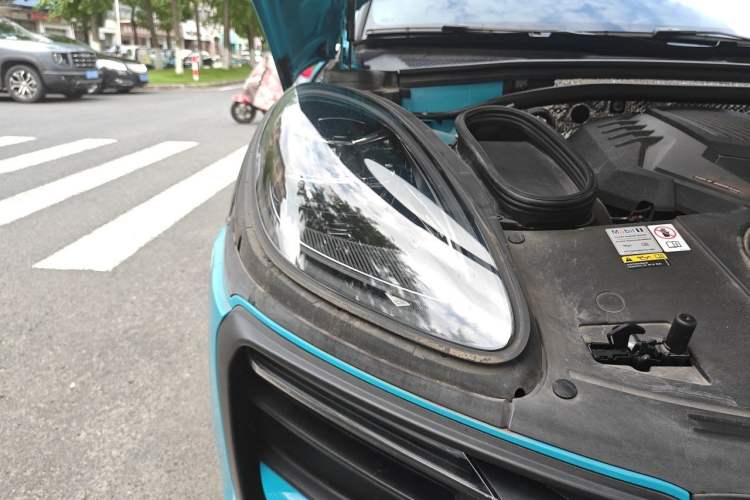 Used Porsche Macan 2022 Macan 2.0T Right Front Headlight