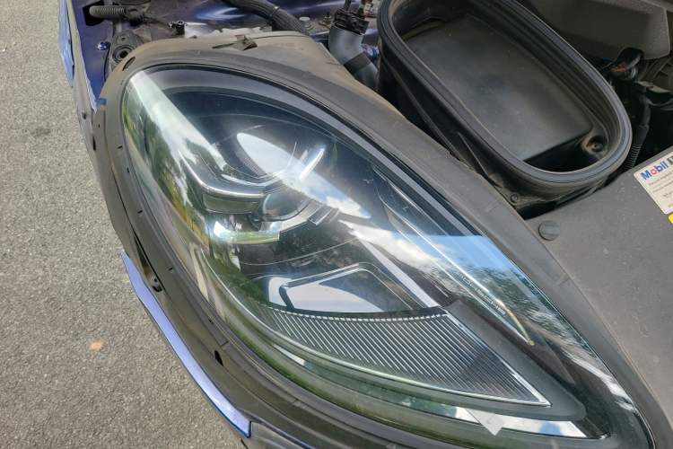 Used Porsche Macan 2022 Macan 2.0T Right Front Headlight