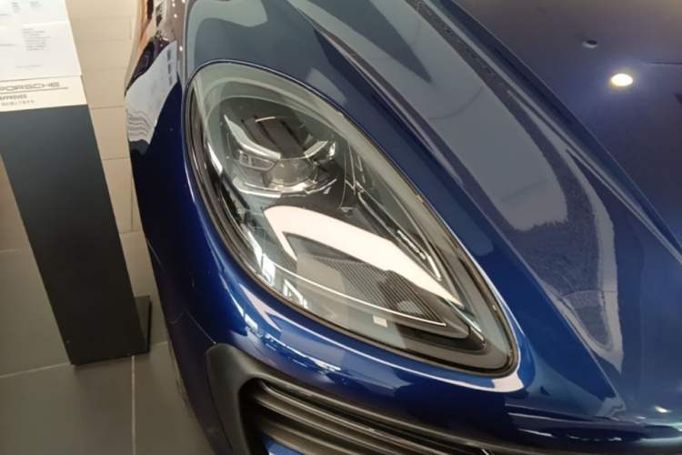 Used Porsche Macan 2022 Macan 2.0T Right Front Headlight