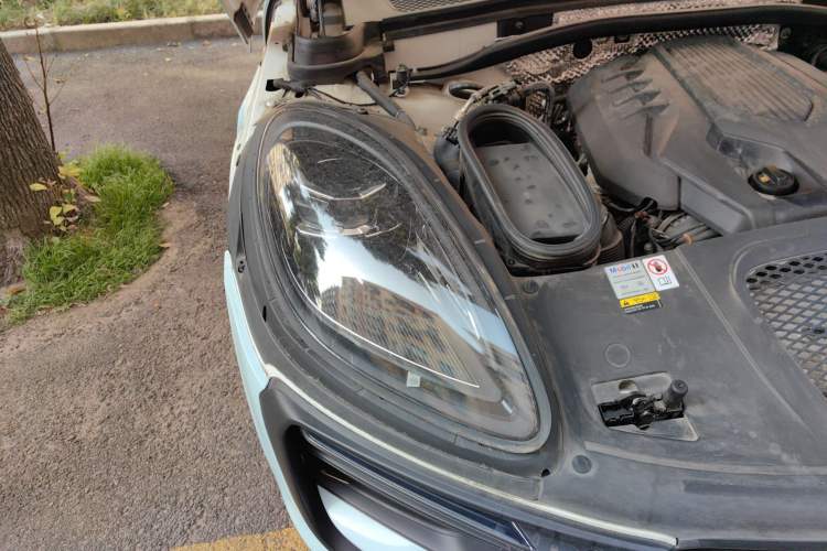 Used Porsche Macan 2022 Macan T 2.0T Right Front Headlight