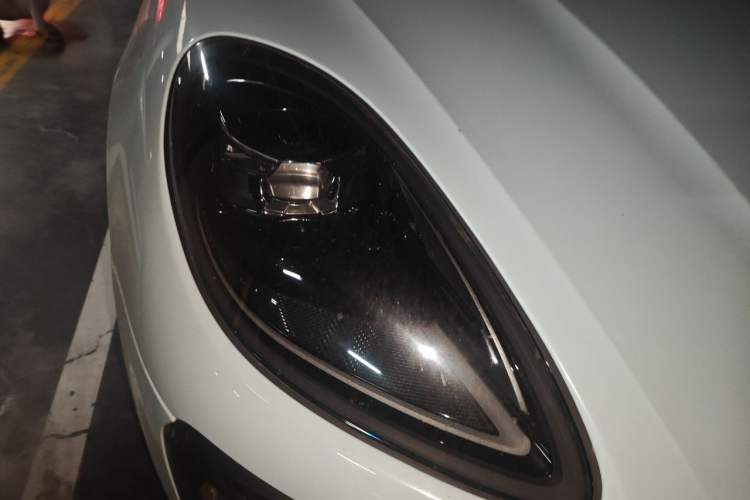 Used Porsche Macan 2022 Macan 2.0T Right Front Headlight