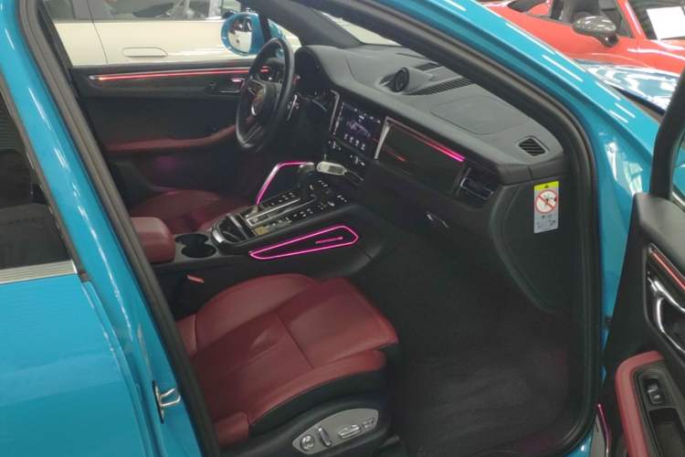 Used Porsche Macan 2022 Macan 2.0T Right Front Seat